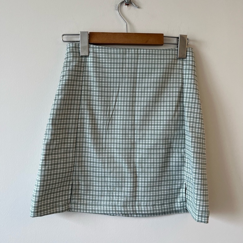 Brandy Melville Plaid Mini CARA skirt - Green and White